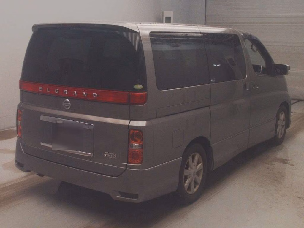 NISSAN ELGRAND
