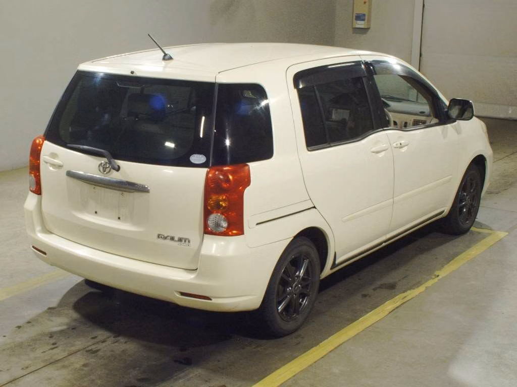 TOYOTA RAUM