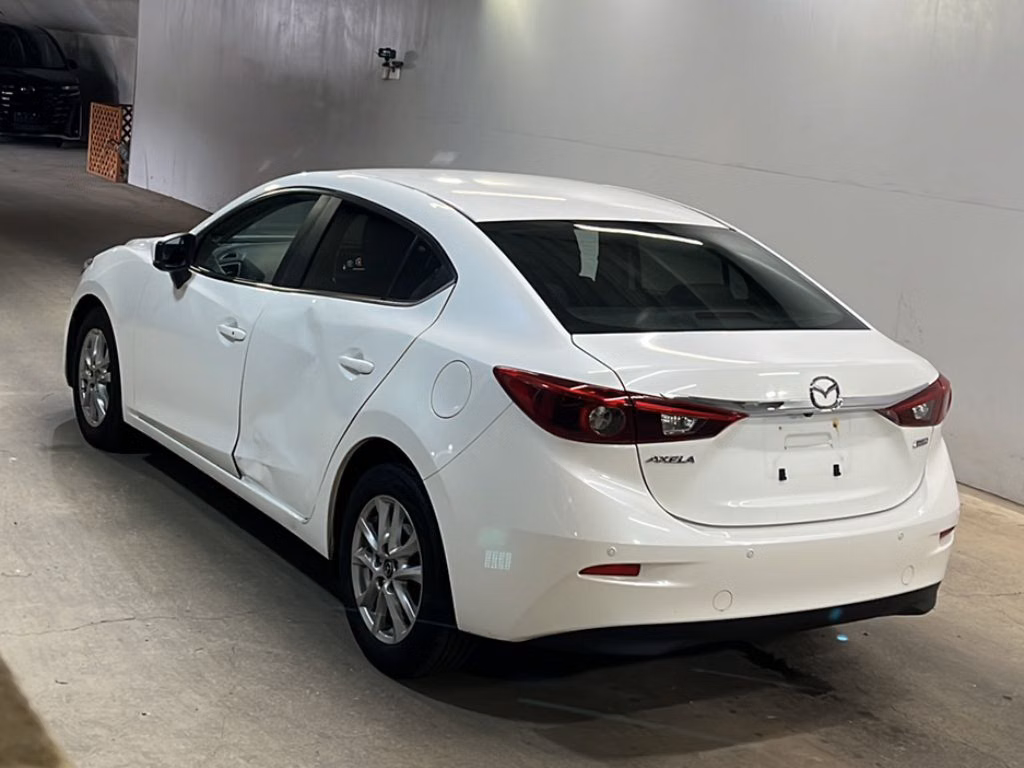 MAZDA AXELA