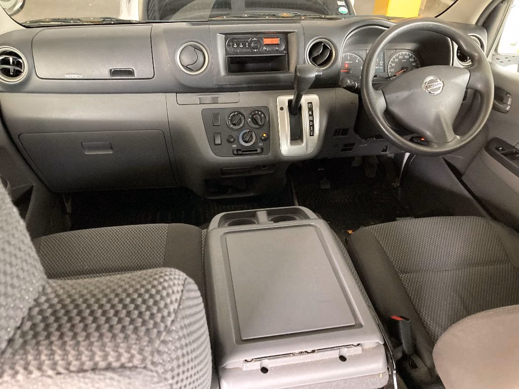NISSAN NV350 CARAVAN