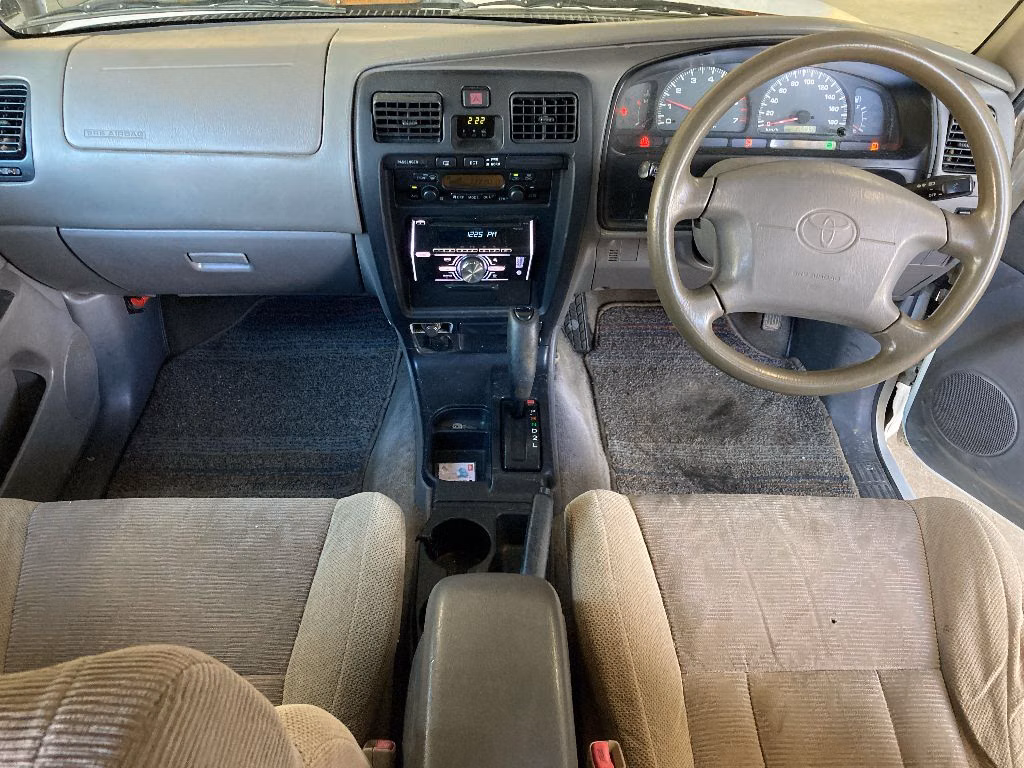 TOYOTA HILUX SURF