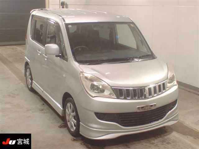 Mitsubishi Delica D:2