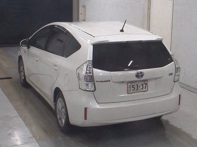 TOYOTA PRIUS ALPHA