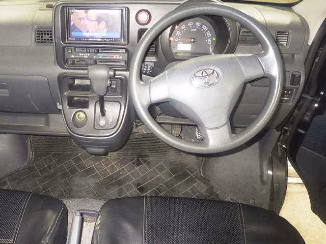 TOYOTA PIXIS VAN