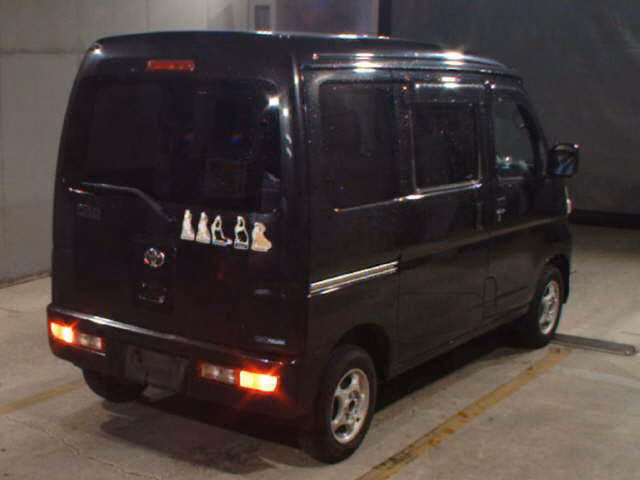TOYOTA PIXIS VAN