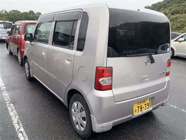 DAIHATSU MOVE CONTE