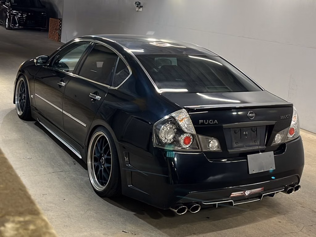 NISSAN FUGA