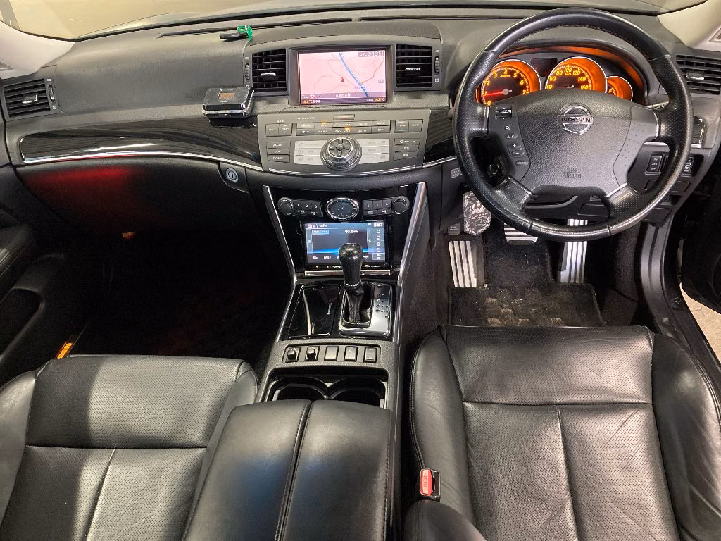 NISSAN FUGA