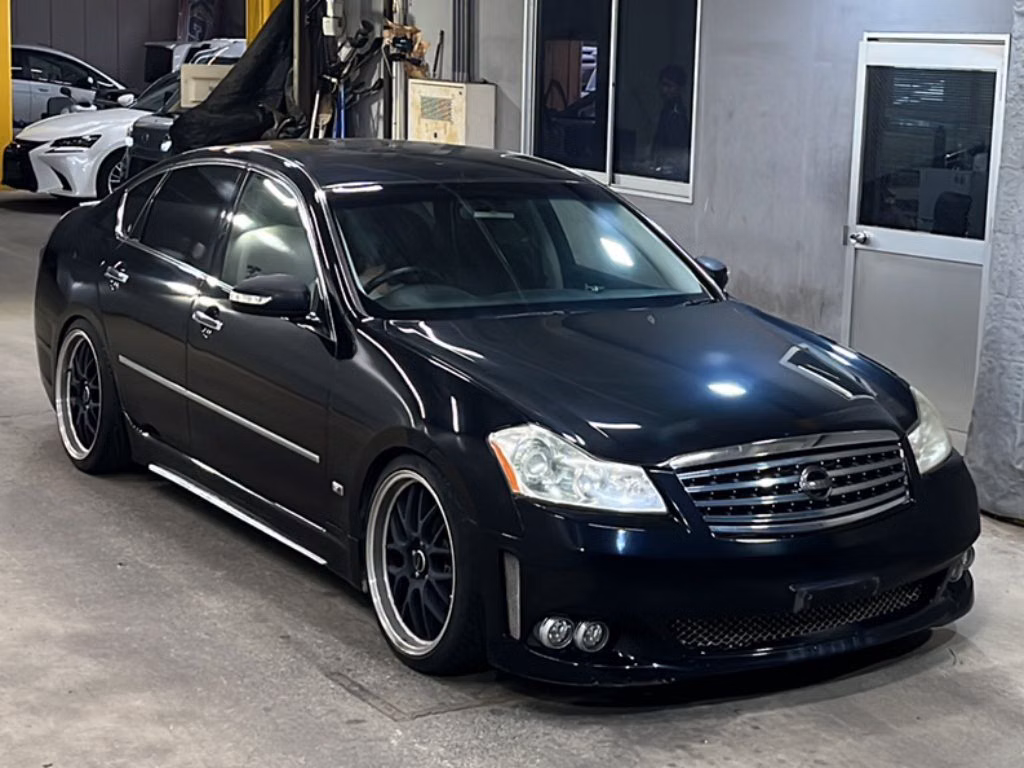 NISSAN FUGA