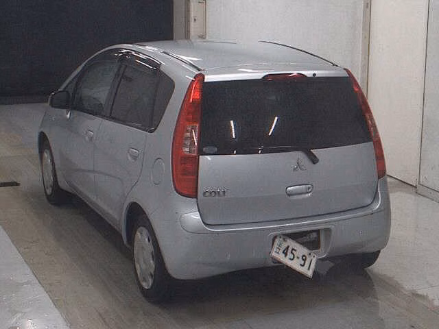 MITSUBISHI COLT