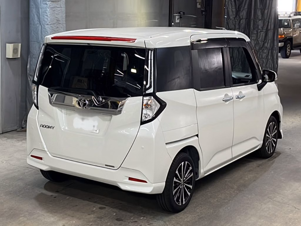 TOYOTA ROOMY