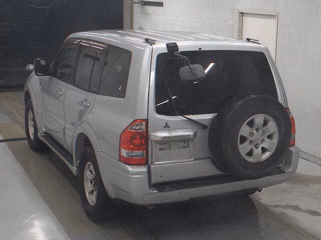 MITSUBISHI PAJERO