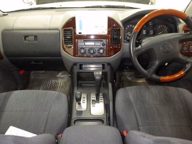 MITSUBISHI PAJERO