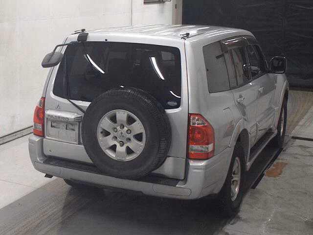 MITSUBISHI PAJERO