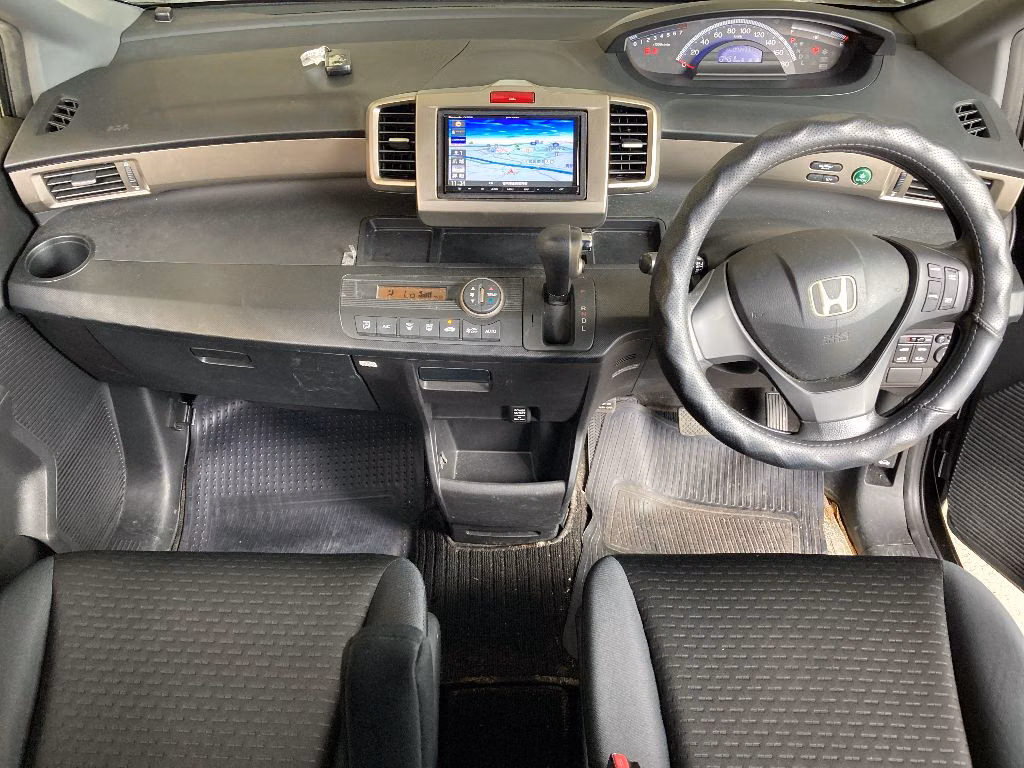 HONDA FREED SPIKE