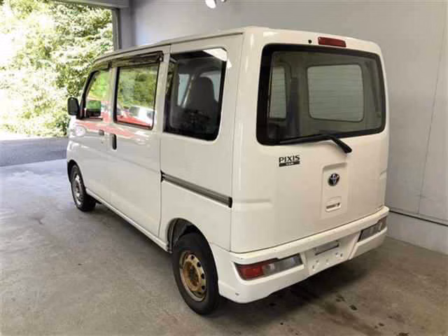TOYOTA PIXIS VAN