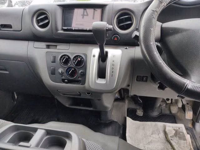 NISSAN NV350 CARAVAN