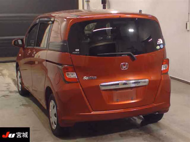 HONDA FREED SPIKE