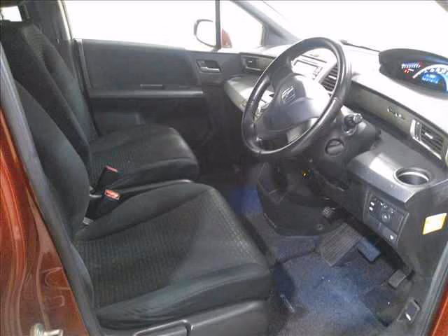HONDA FREED SPIKE