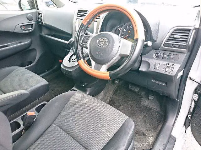 TOYOTA RACTIS