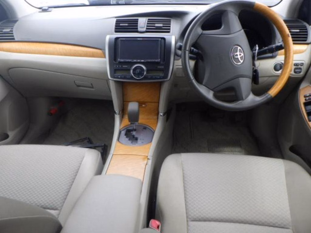 TOYOTA PREMIO