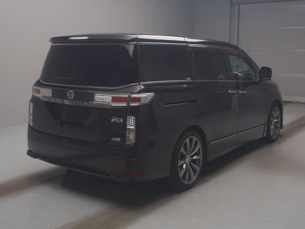 NISSAN ELGRAND