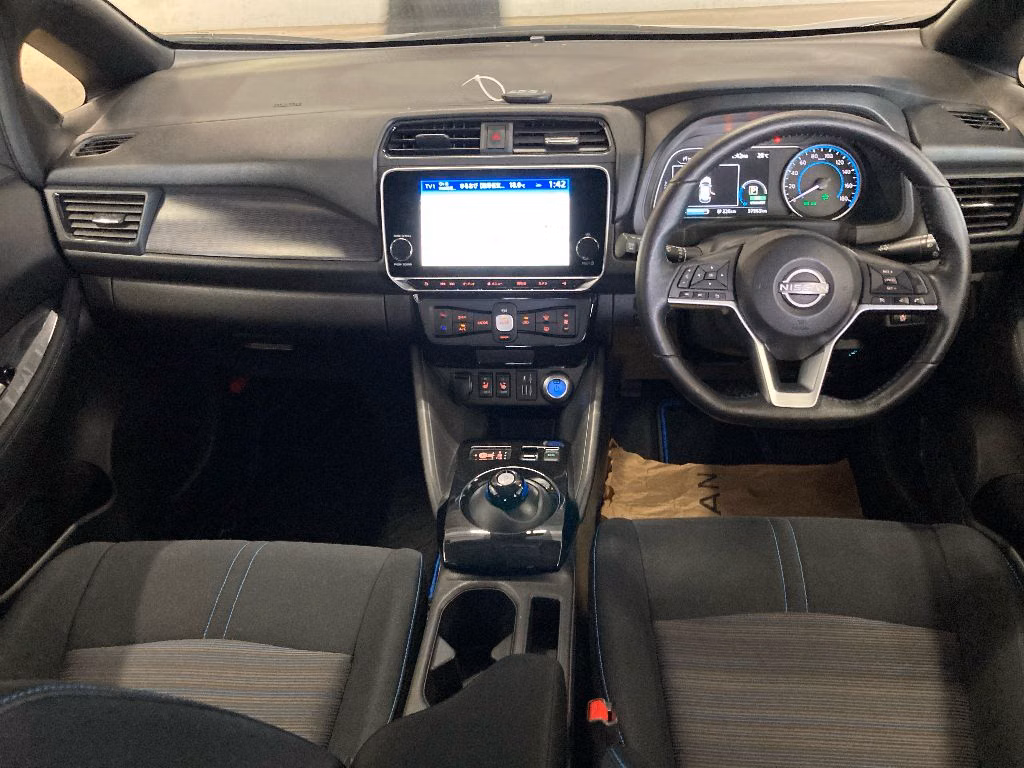 NISSAN LEAF