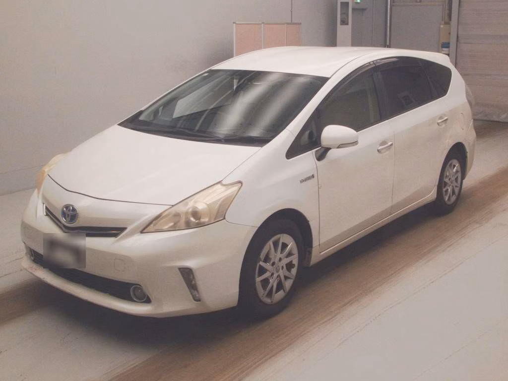 TOYOTA PRIUS ALPHA