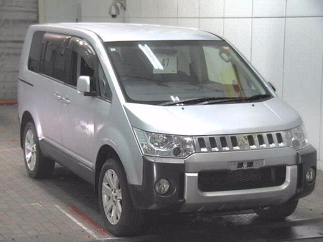 Mitsubishi Delica D:5