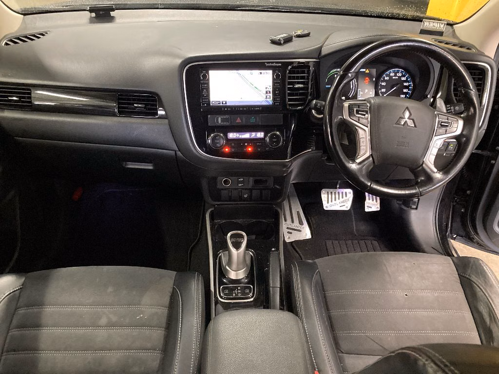 MITSUBISHI OUTLANDER