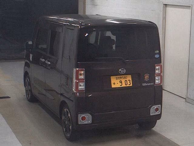 DAIHATSU WAKE