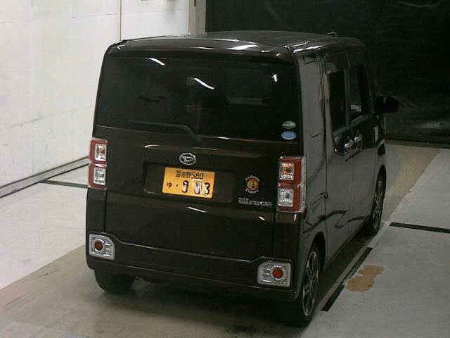 DAIHATSU WAKE