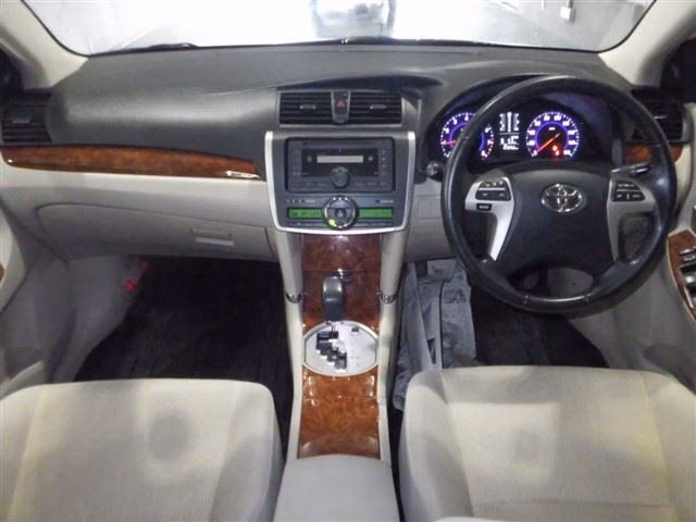 TOYOTA PREMIO