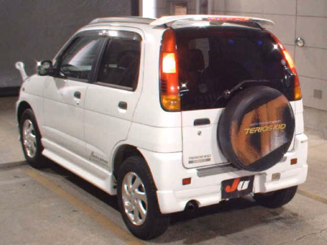 DAIHATSU TERIOS KID