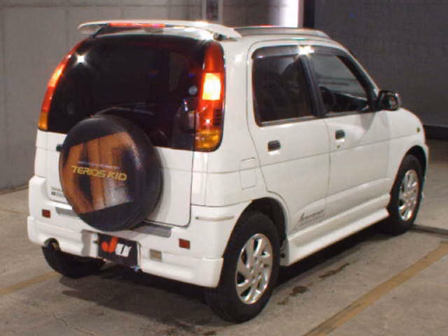 DAIHATSU TERIOS KID