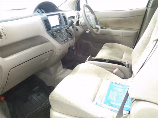 TOYOTA RAUM