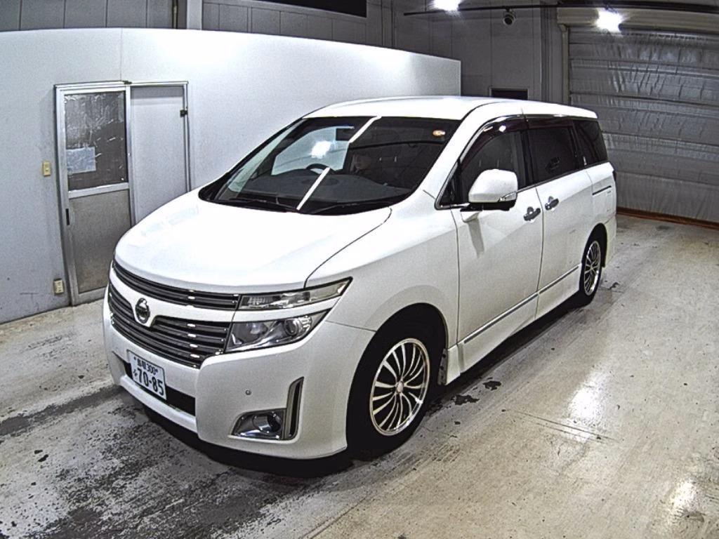 NISSAN ELGRAND
