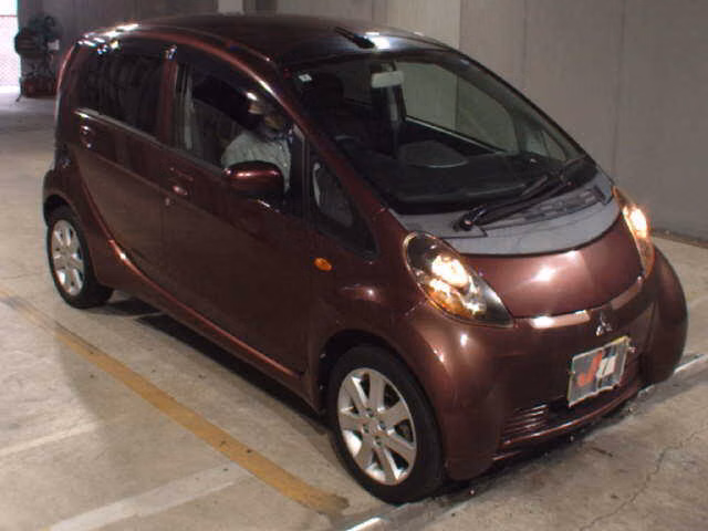 Mitsubishi i