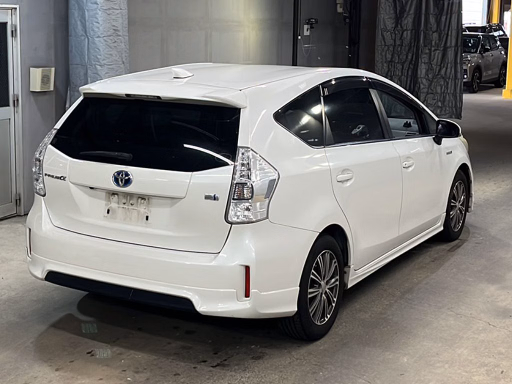 TOYOTA PRIUS ALPHA