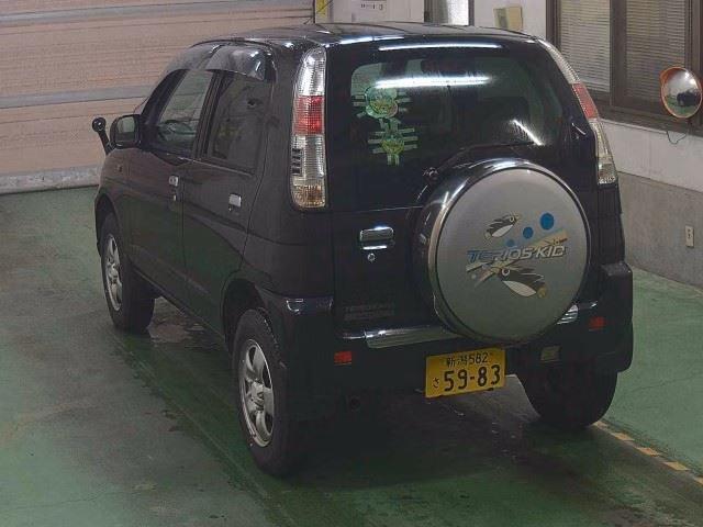 DAIHATSU TERIOS KID