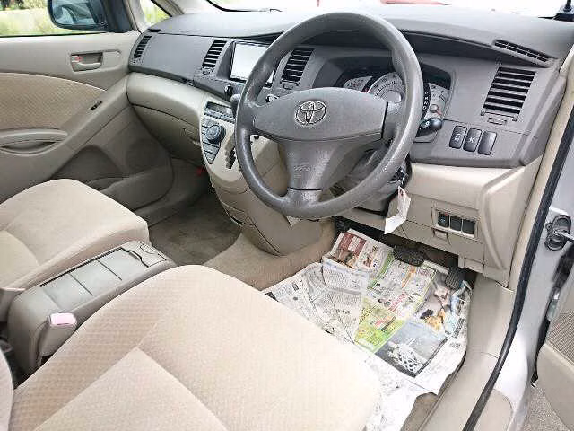 TOYOTA ISIS