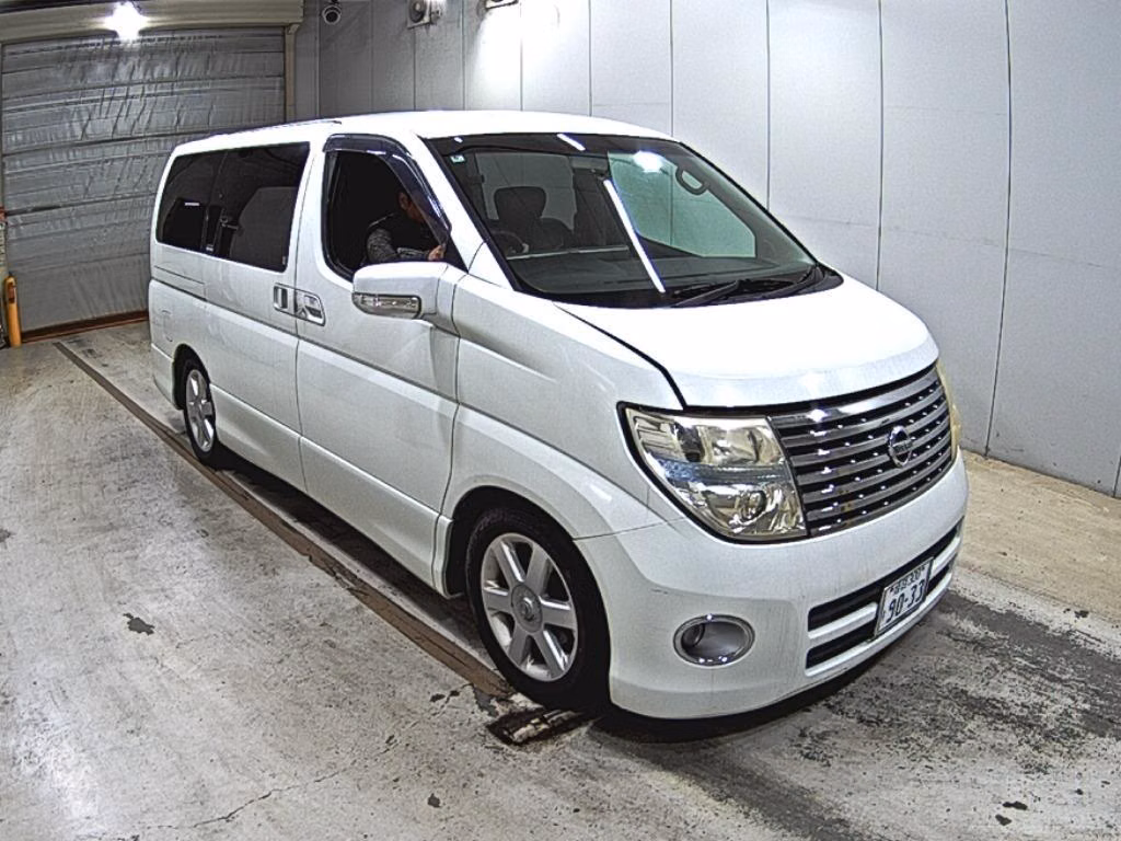 NISSAN ELGRAND