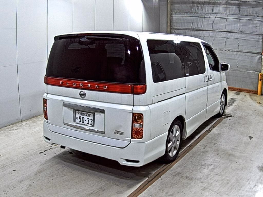 NISSAN ELGRAND