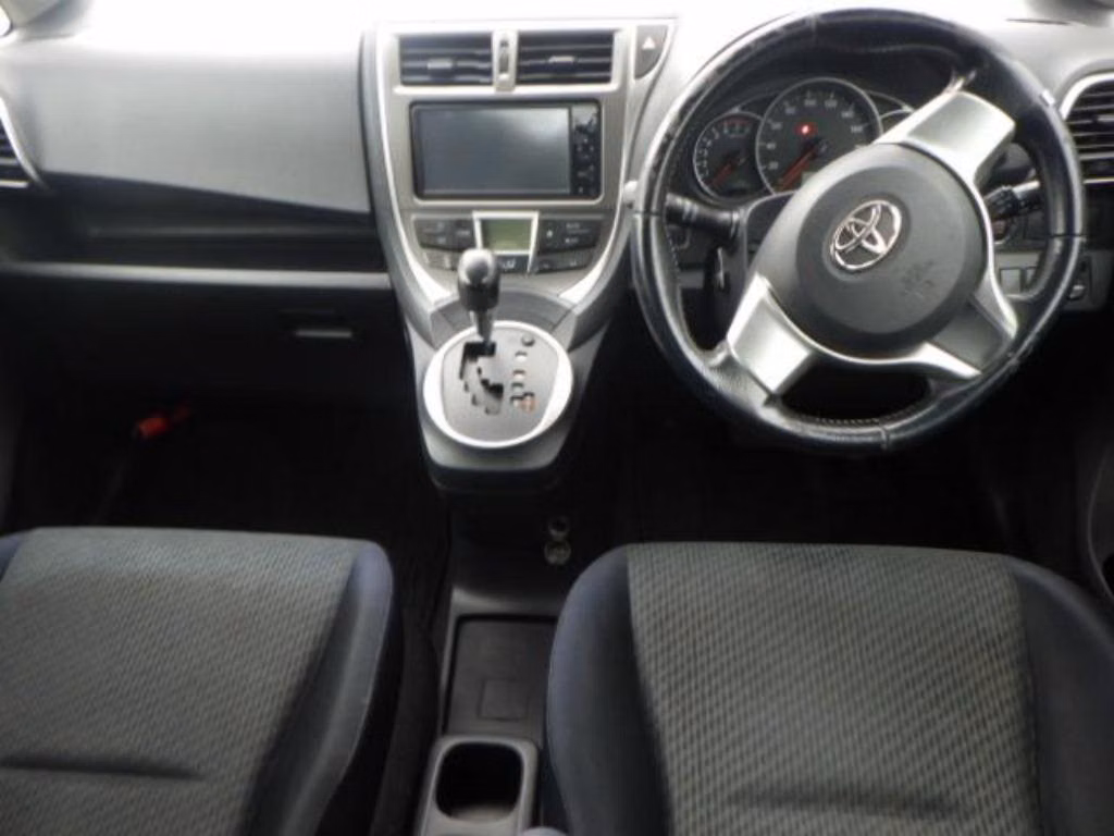 TOYOTA RACTIS