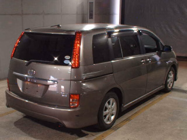 TOYOTA ISIS