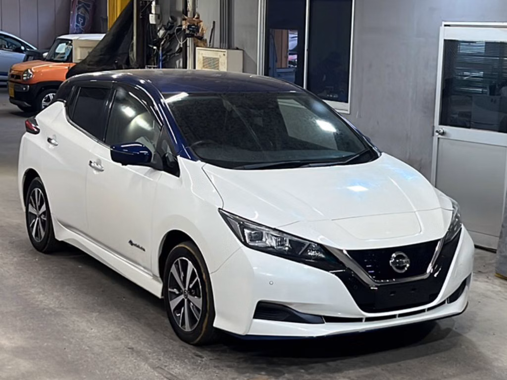 NISSAN LEAF