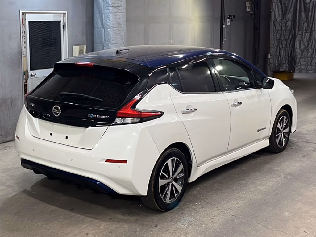 NISSAN LEAF