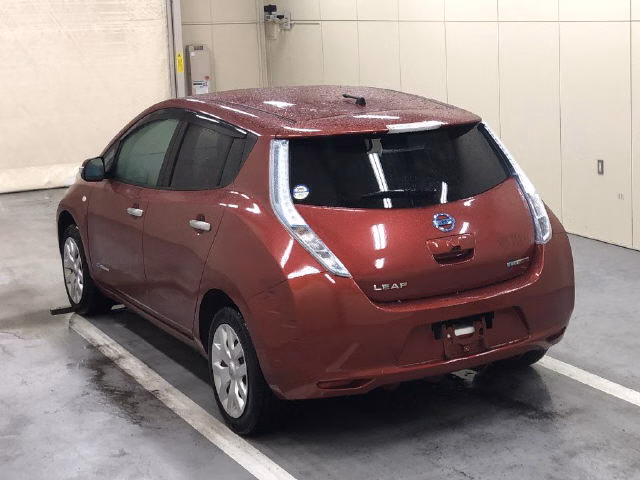 NISSAN LEAF