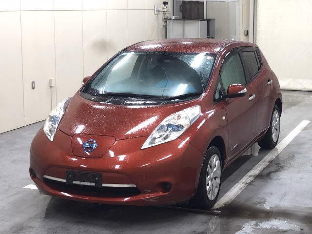 NISSAN LEAF