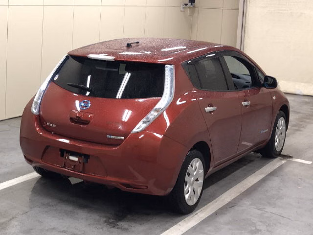 NISSAN LEAF